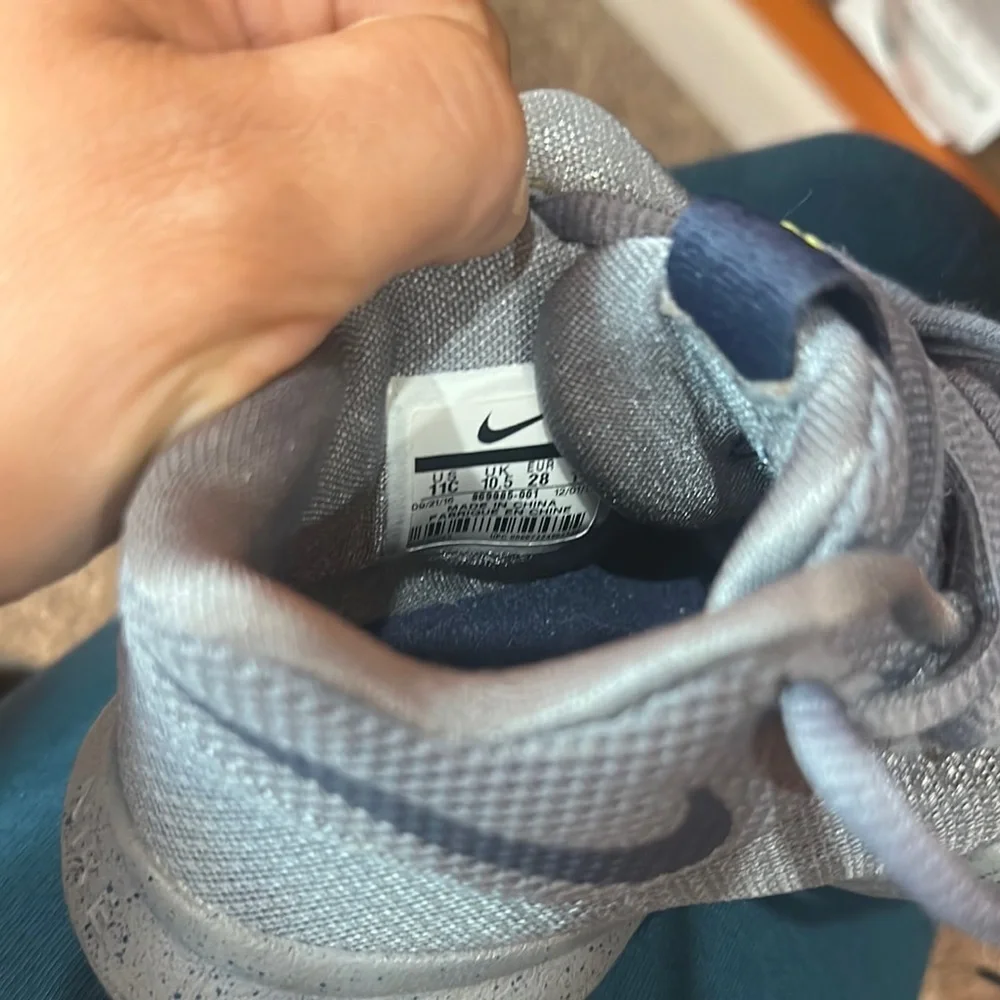 Nike Kids Gray High-Top Sneakers size 11